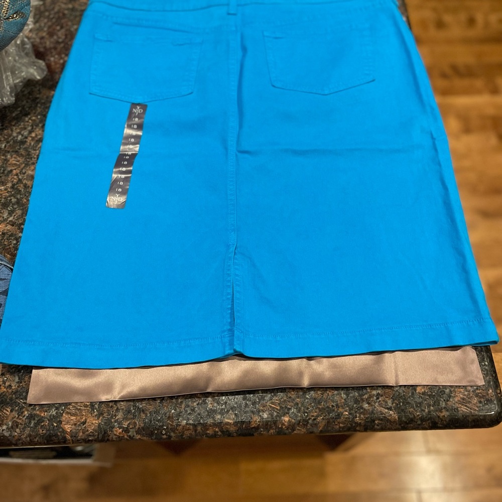 NWT NYDJ Teal Skirt, Size 18 - Picture 4 of 7